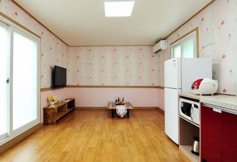 Gapyeong Sky Pet Family Dogchae Pension