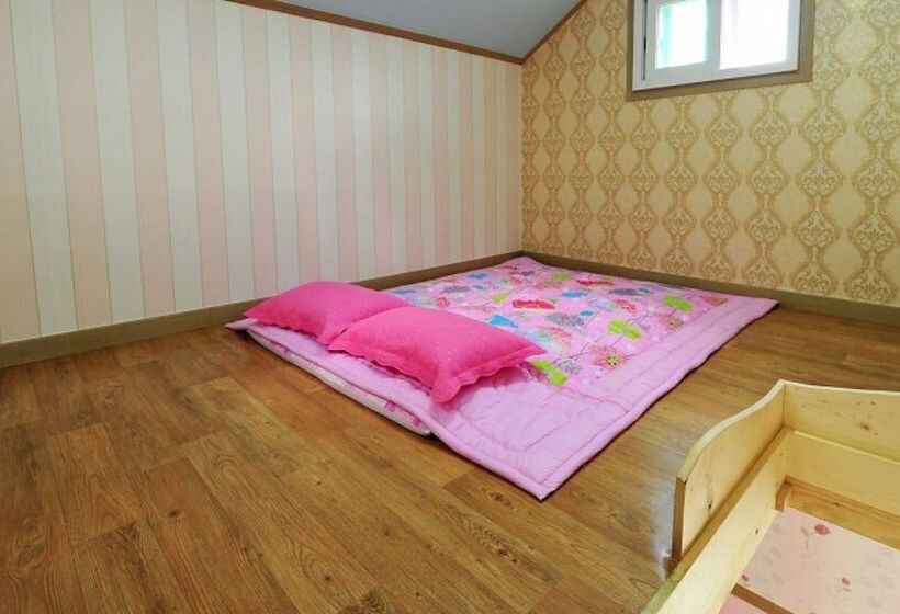 Gapyeong Sky Pet Family Dogchae Pension