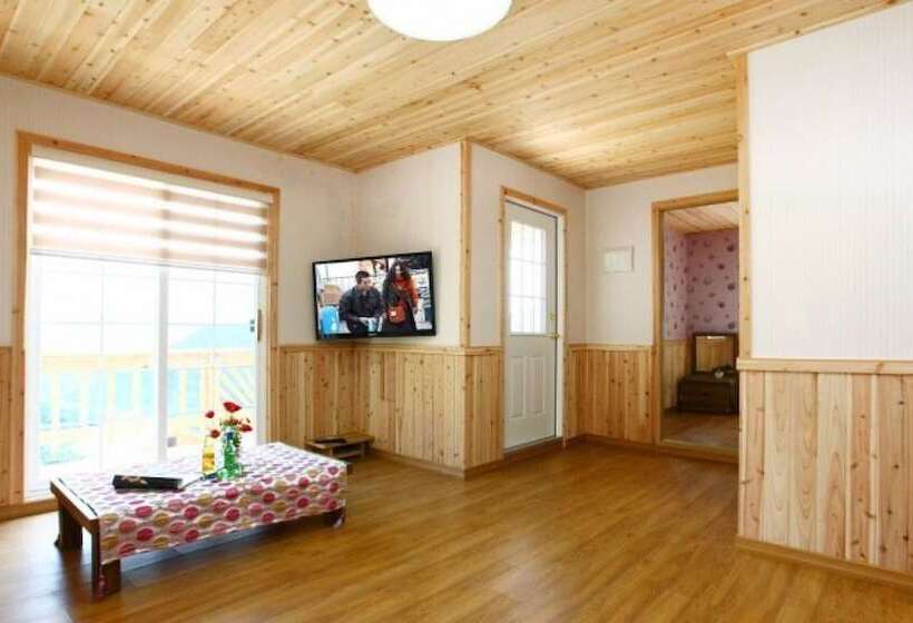 Gapyeong Sky Pet Family Dogchae Pension