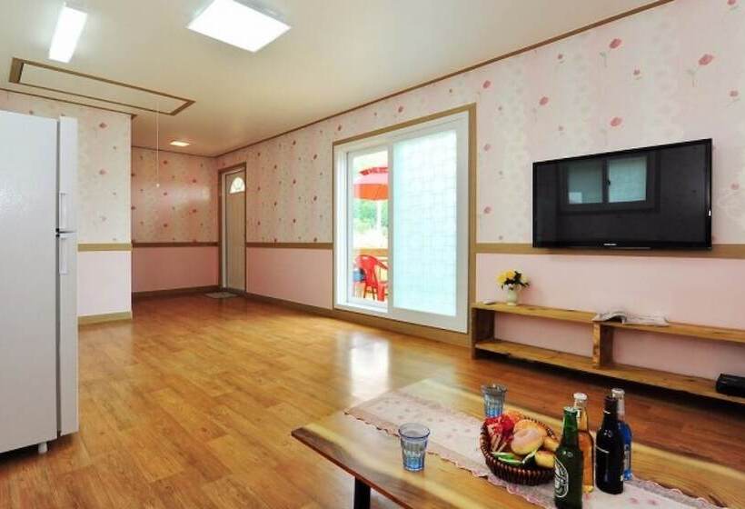 Gapyeong Sky Pet Family Dogchae Pension