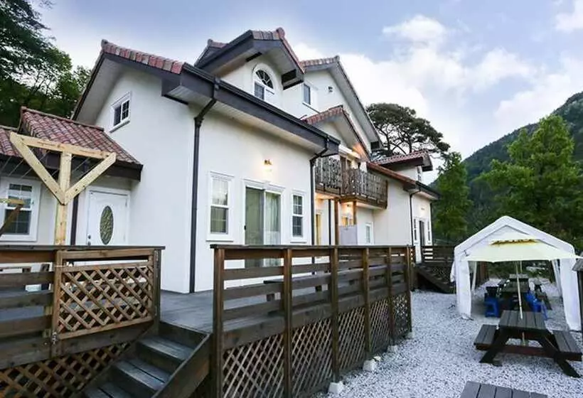 Geochang Time Stay Pension