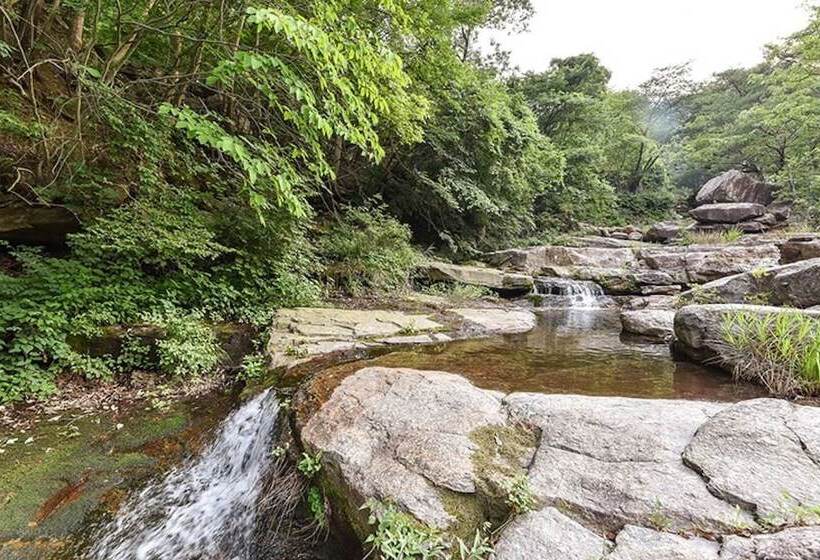 Gwangyang Banwolsanjang Pension