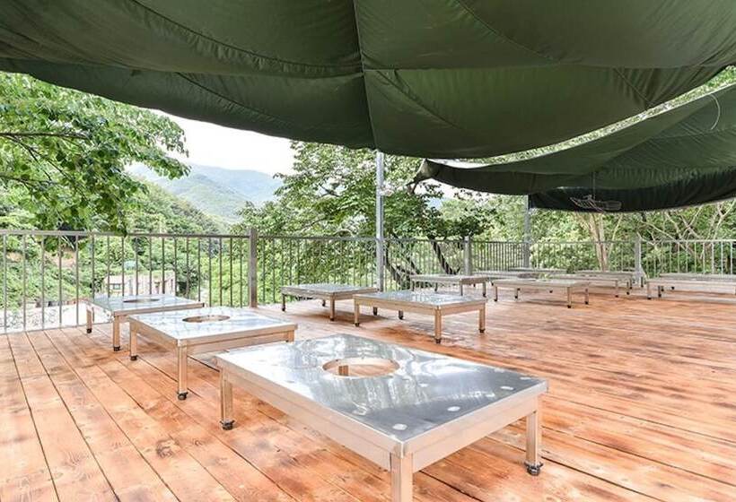 Gwangyang Banwolsanjang Pension