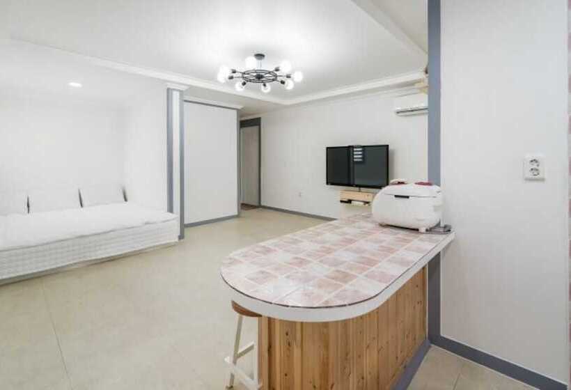 Gyeongju Victoria Diary Pension