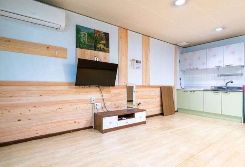 Gyeongsan Gyeongsan Pension