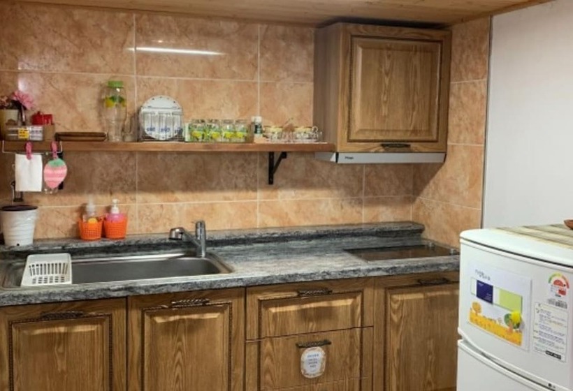 Jecheon Little Heaven Pension