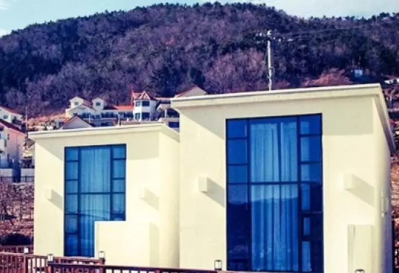 Namhae Bada Grida Pension