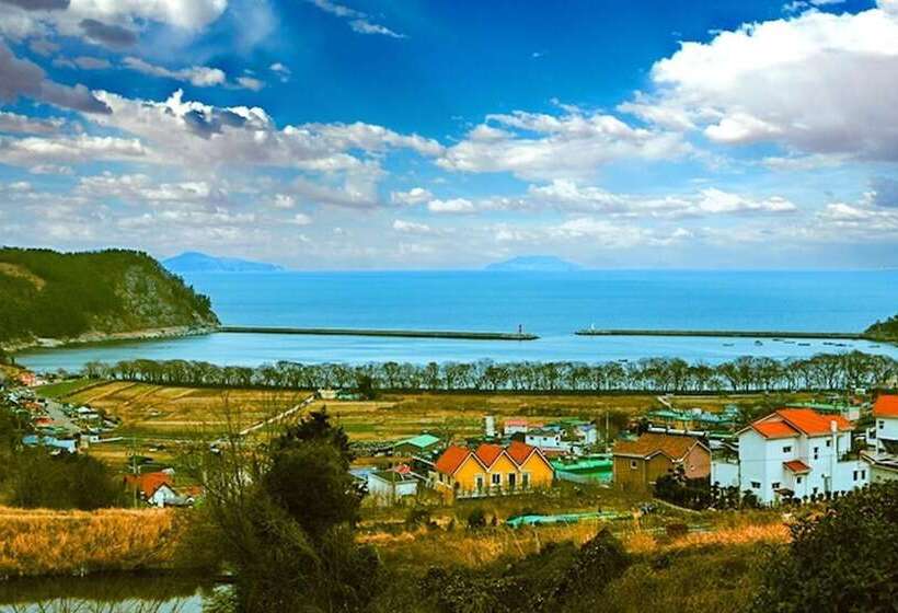 Namhae Bada Grida Pension