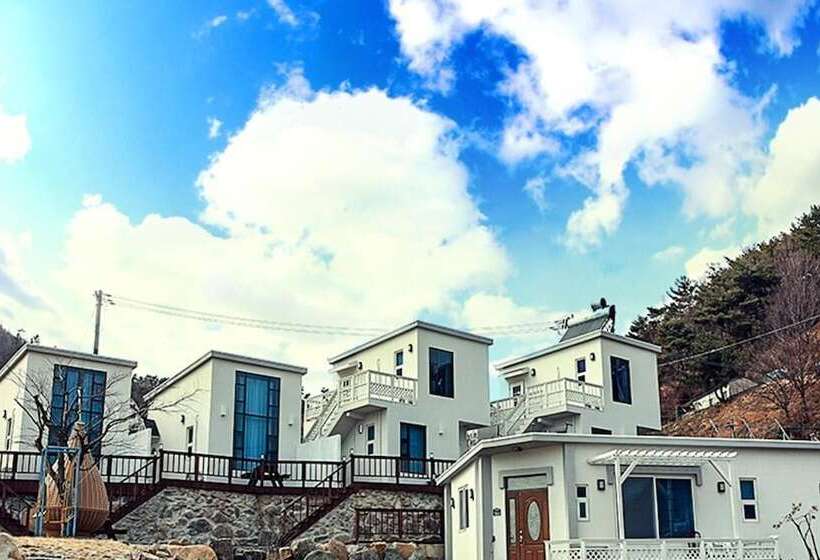 Namhae Bada Grida Pension