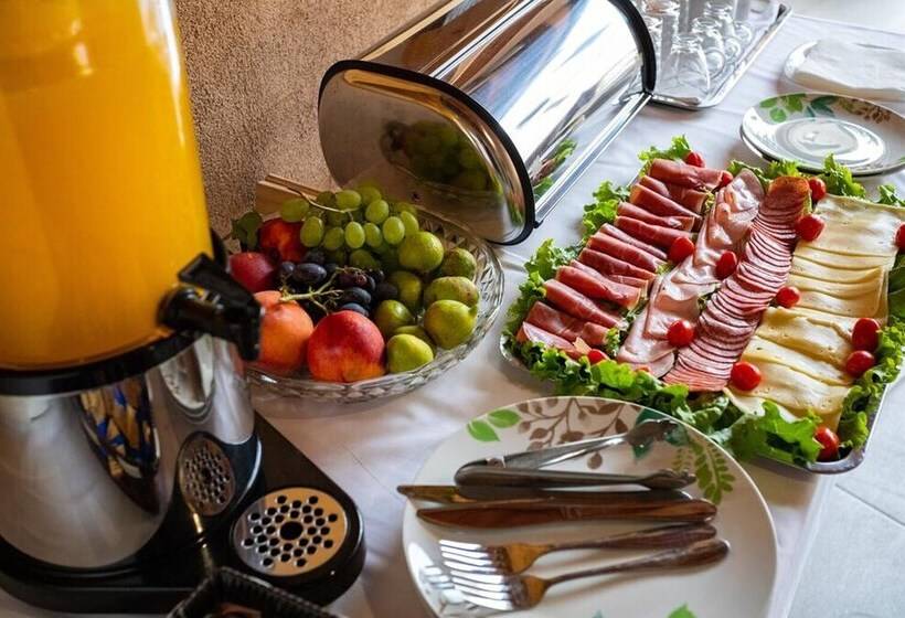 Pension Castle View In Deluxe Room Hotel Rose Split