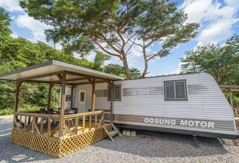پانسیون Danyang Pine Caravan Camping