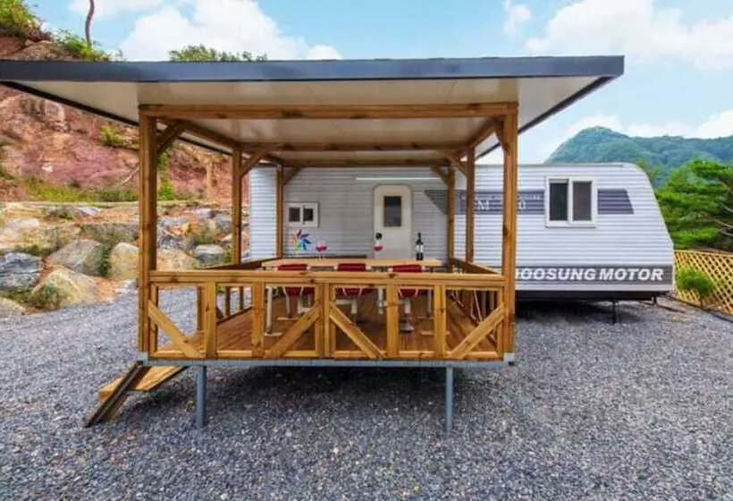 پانسیون Danyang Pine Caravan Camping