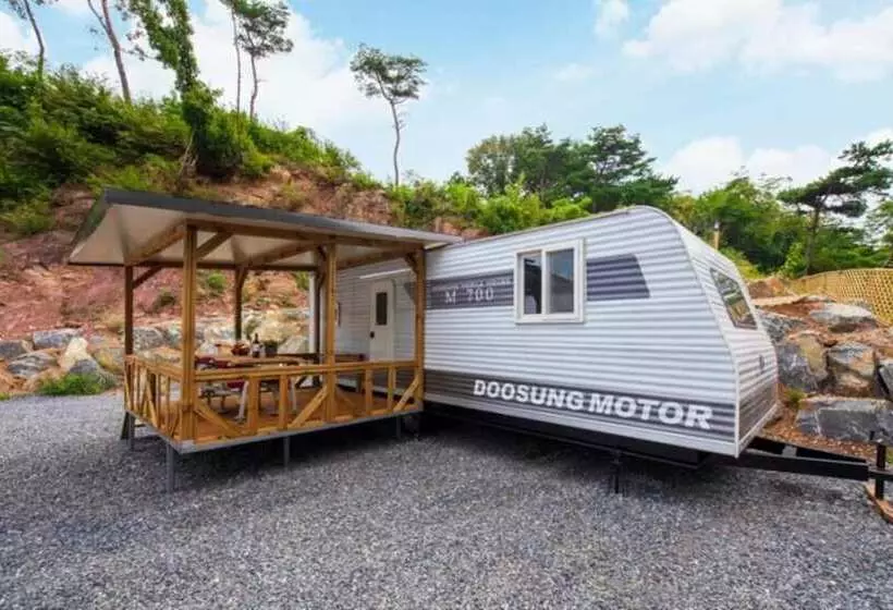 پانسیون Danyang Pine Caravan Camping
