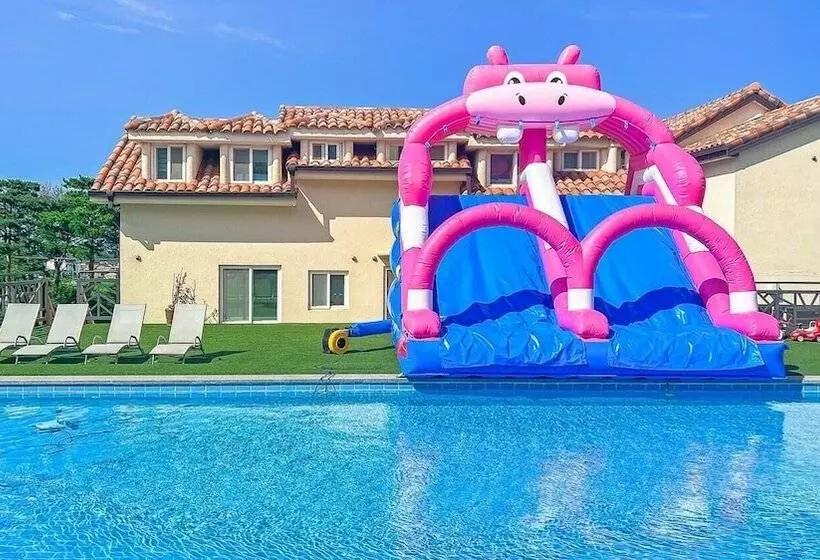 ペンション Goseong Maple Kids&spa&poolivilla