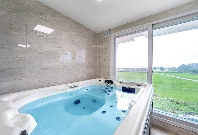 Pension Goseong Maple Kids&spa&poolivilla