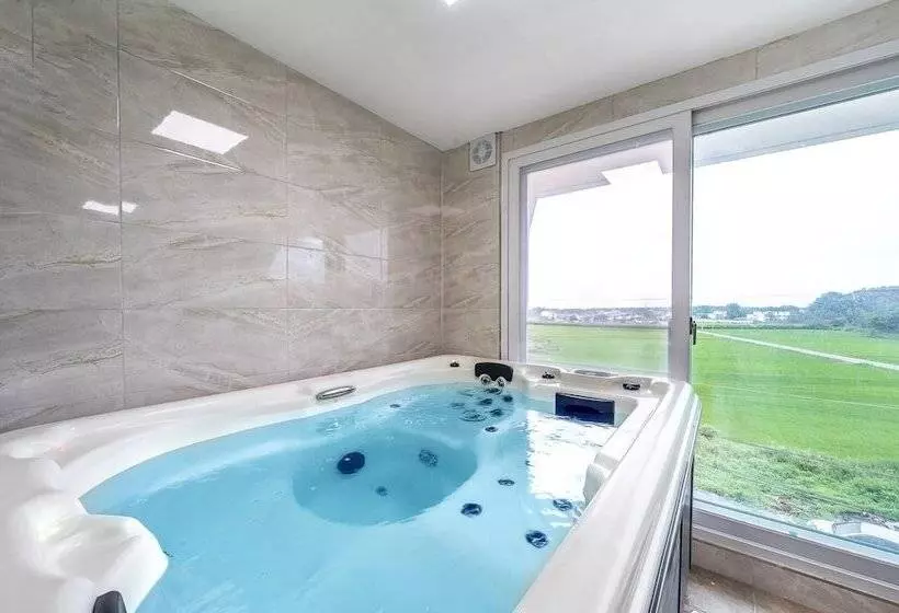 ペンション Goseong Maple Kids&spa&poolivilla