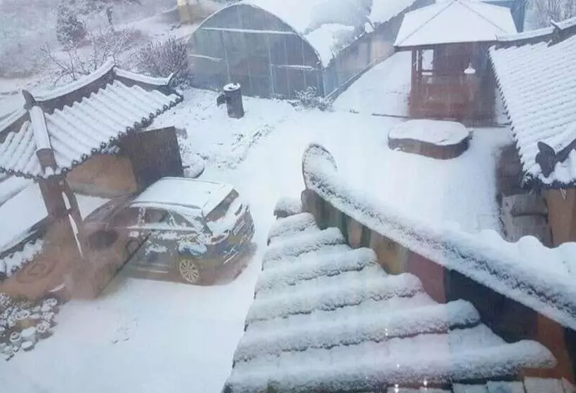 ペンション Yangpyeong Jangsu Village Hanok Stay