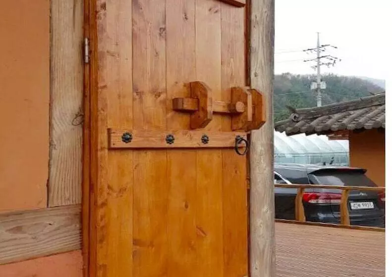 ペンション Yangpyeong Jangsu Village Hanok Stay