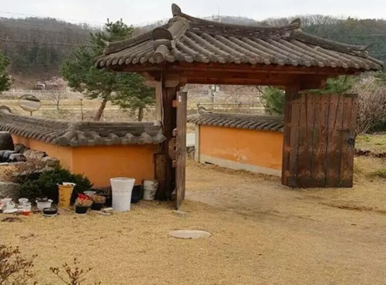 ペンション Yangpyeong Jangsu Village Hanok Stay