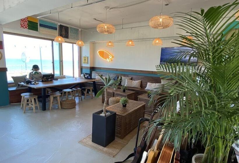 Pensió Yangyang Surf Lab
