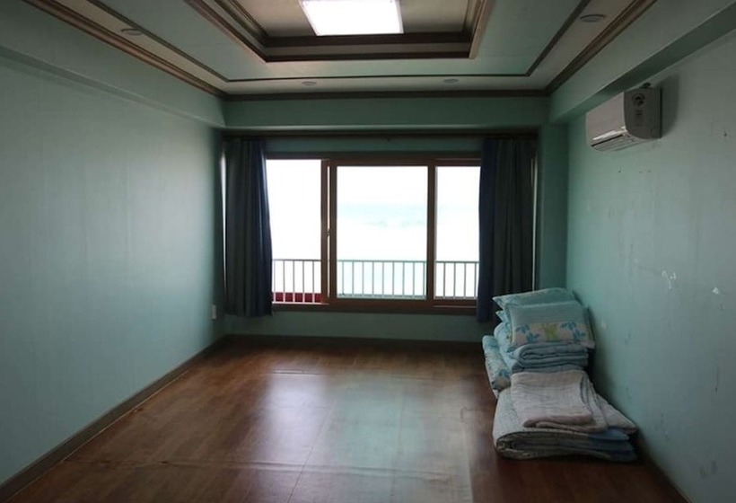 Pensió Yangyang Surf Lab