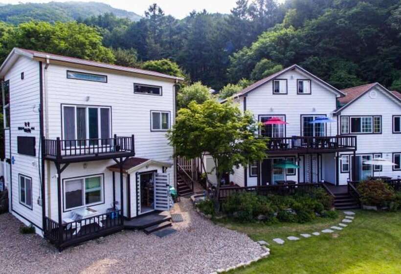 Pyeongchang Healing Hasigae Dog Pension