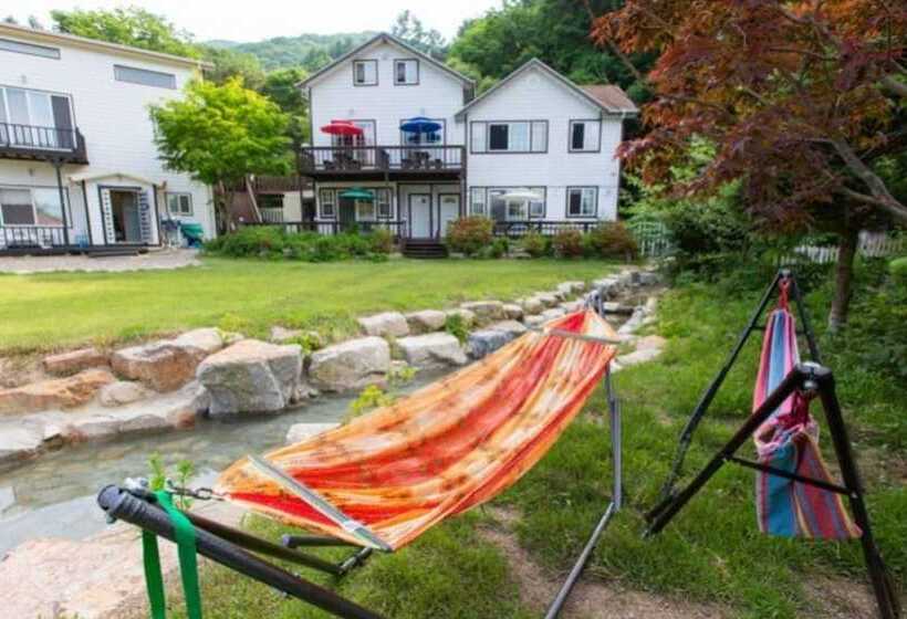 Pyeongchang Healing Hasigae Dog Pension