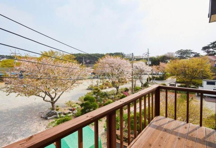 Taean Badayeohaeng Pension