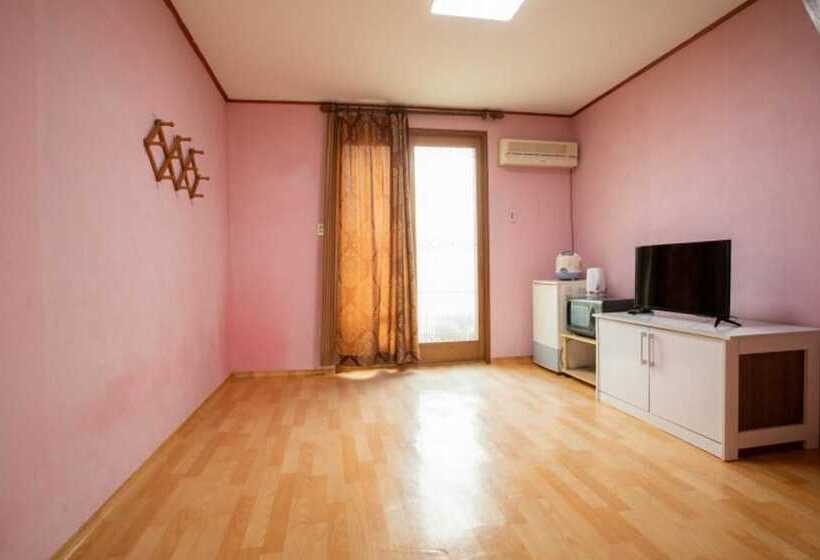 Taean Badayeohaeng Pension