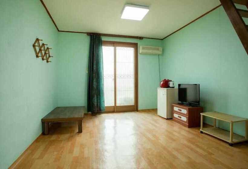 Taean Badayeohaeng Pension