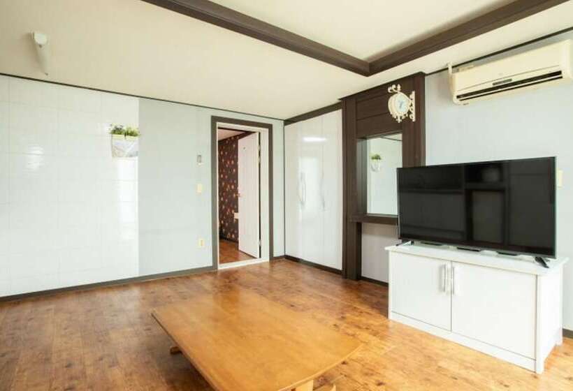 Taean Badayeohaeng Pension