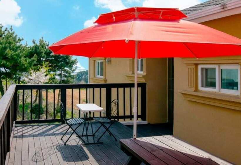 Taean Versailles Pension