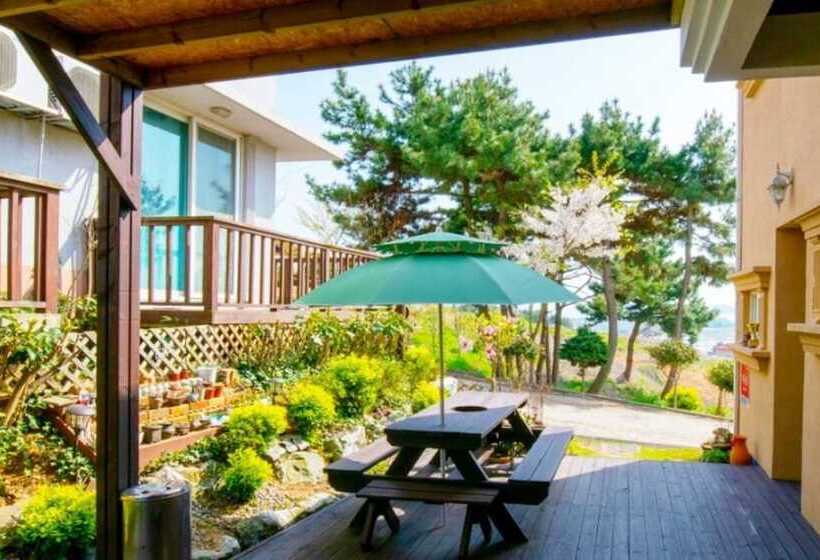 Taean Versailles Pension