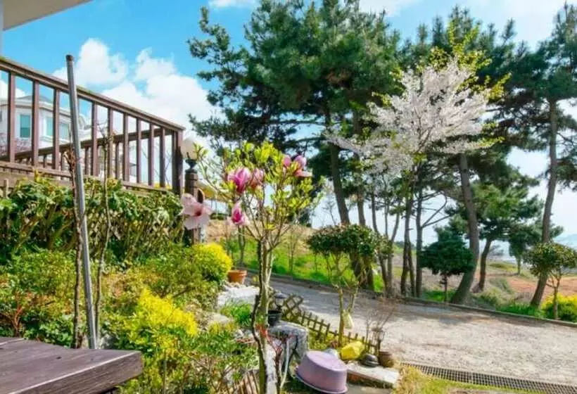 Taean Versailles Pension