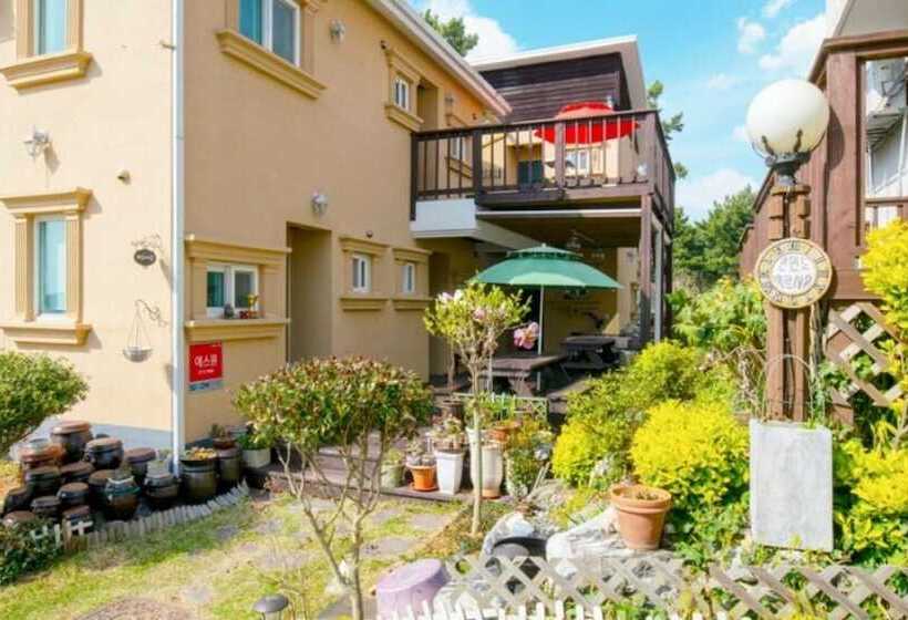 Taean Versailles Pension