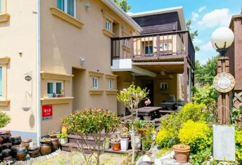 Taean Versailles Pension