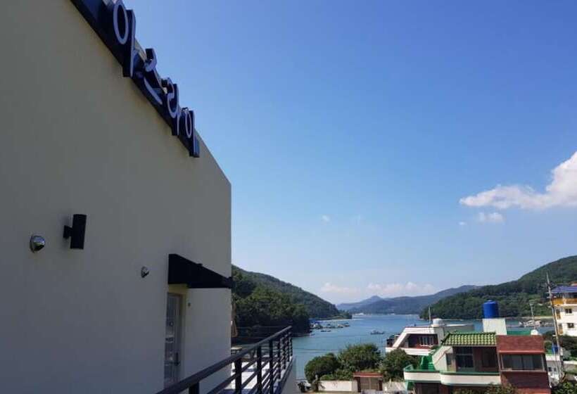 Tongyeong Asrai Pension