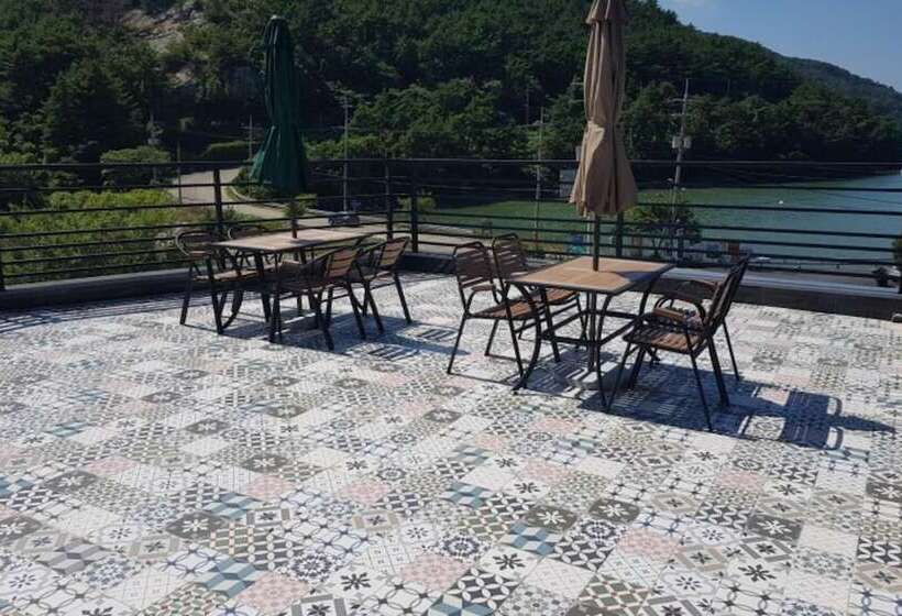 Tongyeong Asrai Pension