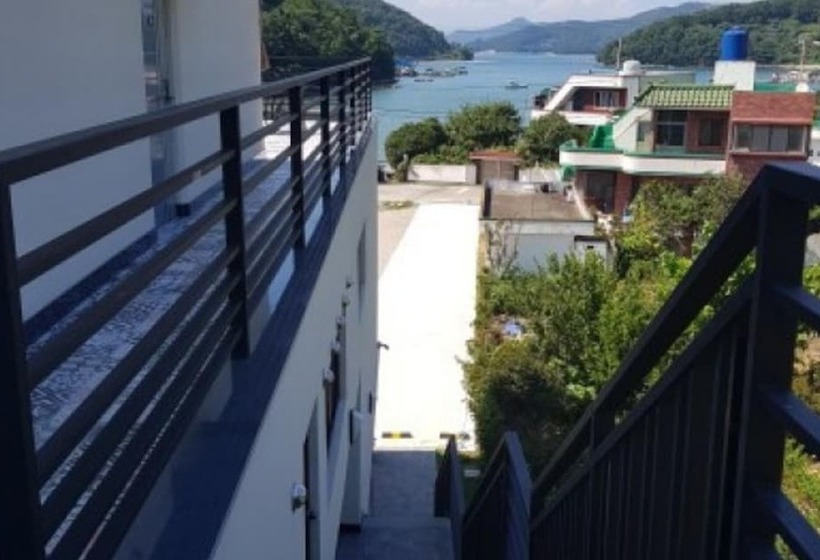 Tongyeong Asrai Pension