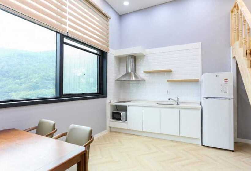 Tongyeong Asrai Pension