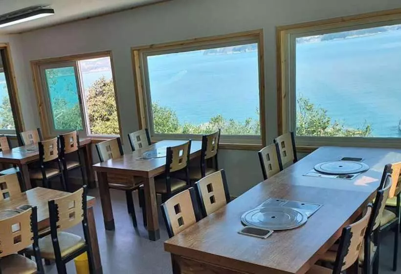Yeosu Geumodo Geumpa Pension