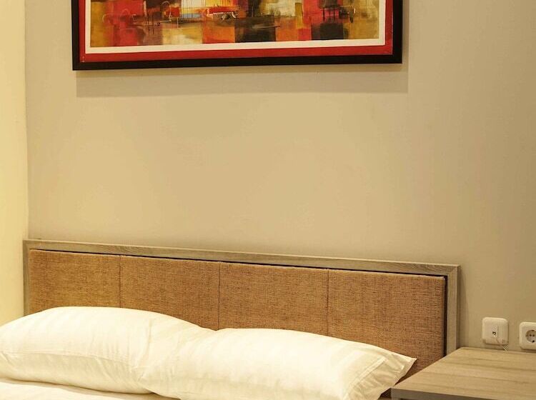 Cămin Djuragan Kamar Priority Inn