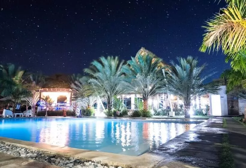 Hotelli Coconut Paradise Beach