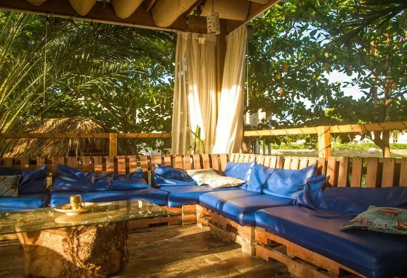 Hotelli Coconut Paradise Beach