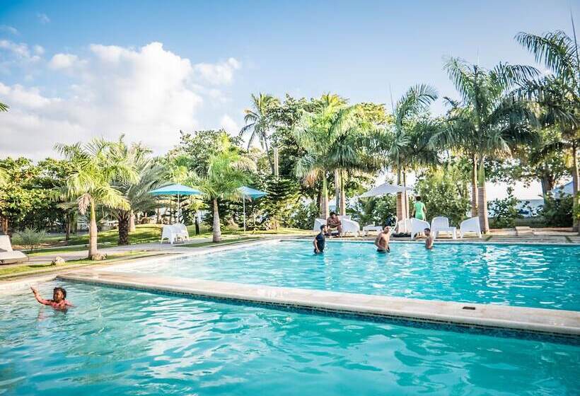 호텔 Coconut Paradise Beach