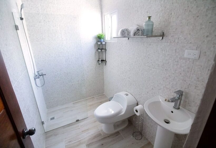 호텔 Coconut Paradise Beach