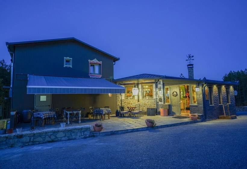 בית מלון כפרי Pindos Resort