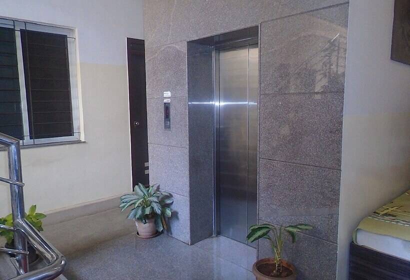 فندق Sai Ram Residency