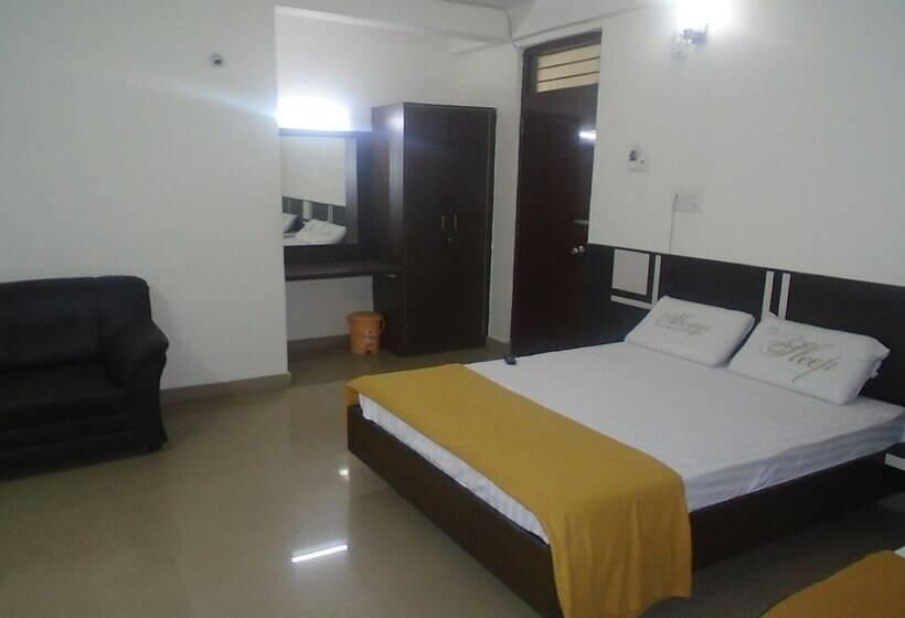 فندق Sai Ram Residency