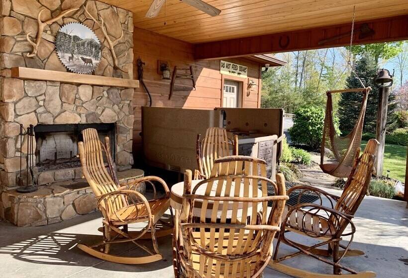 Kim S Cove Motorcycle Friendly Cabin Features Game Room By Redawning